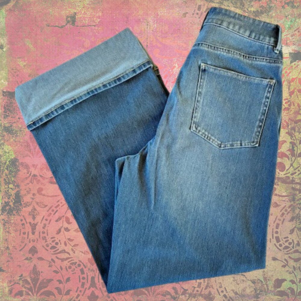 HALARA Classic Denim Flare Jeans